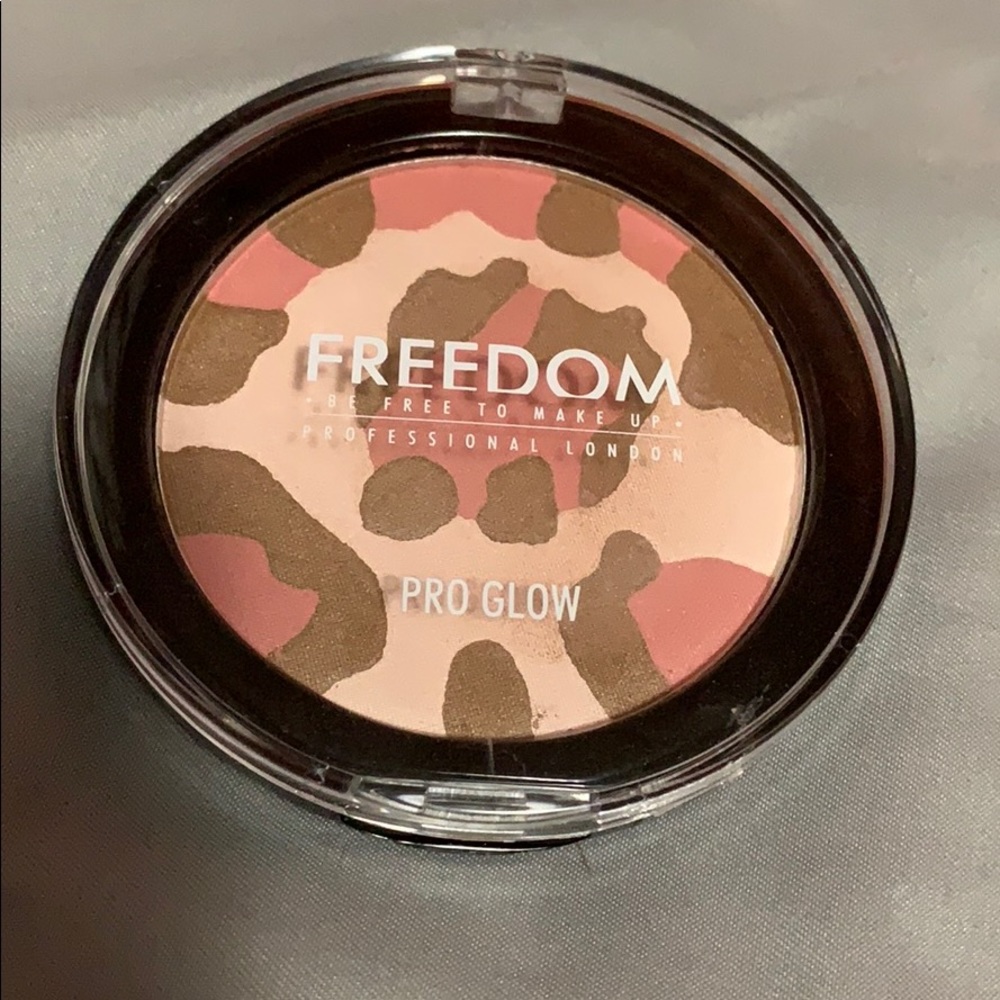 Pro glow meow highlighter by Freedom make up!